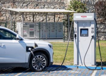 Vestel Yerli Batarya Enerji Depolama Sistemini Tanıttı