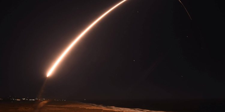 ABD 3 Savaş Başlığı Taşıyan Füze Fırlattı