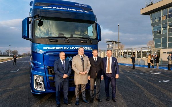 Slovakya’da Hidrojenli Kamyon Ford Trucks Desteği ile Hayata Geçti