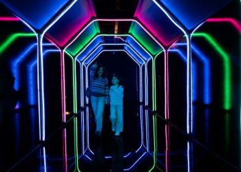 Dünyanın En Büyük Holografik Hayvanat Bahçesi İstanbul’da Açıldı
