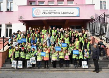 Konya Büyükşehir Öğrencilerin Okula Güvenle Gitmesi İçin “Yayabüs” Projesini Başlattı