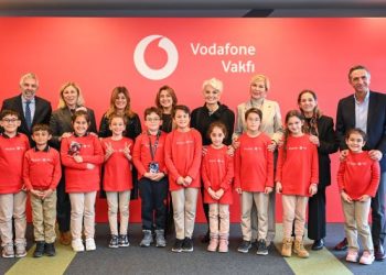 Vodafone Vakfı Danışma Kurulu Üyeleri Geleceğin Yapay Zekâ Yıldızlarıyla Buluştu