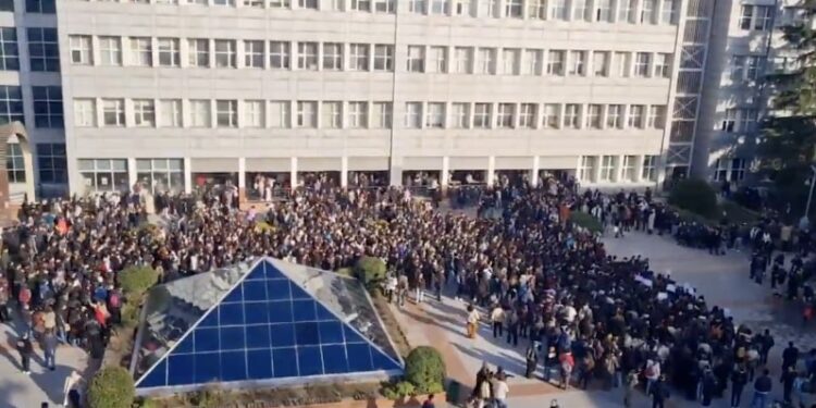 Ümit Özdağ, Boğaziçi Kulüpleri Konusunda Basın Açıklaması Yaptı