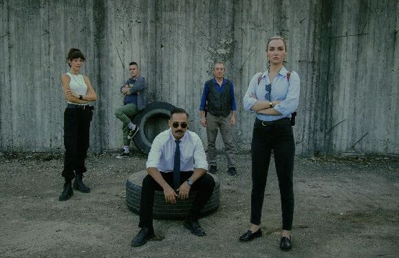 Netflix, Birce Akalay Ve Olgun Toker’in Başrollerinde Yer Aldığı Mezarlık Dizisinin 2. Sezon Fragmanını Yayınladı