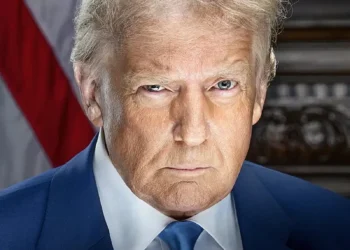 Trump, Kanada ve Meksika için Yüzde 25’lik Gümrük Vergilerini Doğruladı