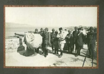 Çanakkale’nin 110 Yıllık Hatırası : İBB Atatürk Kitaplığı’nın Özel Arşivinden Çıkan Fotoğraflar