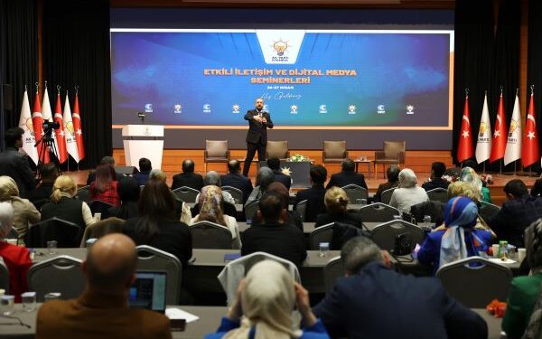 AK Parti İstanbul’dan Teşkilatlara Dijital Medya Hamlesi