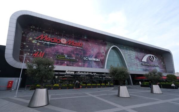 AVM’ler Deneyimle Kazanıyor: E-Ticarete Karşı Yeni Oyun Planı