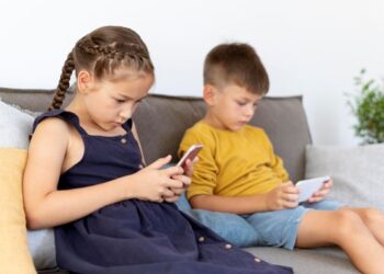 Bir Çocuk Kaç Yaşında Akıllı Telefon Sahibi Olabilir?