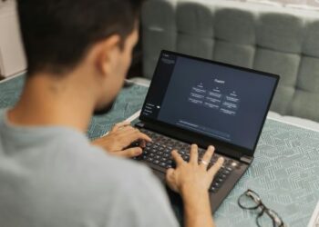 İK Uzmanlarından Uyarı: Yapay Zeka ile CV Hazırlamak Özgünlüğü Azaltıyor