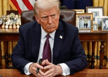 Trump Şimdi de Telefon ve Bilgisayarlara Vergi Muafiyeti Getirdi