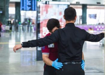 Uçuş Öncesi Güvenlikte Merak Edilenler: Sıvı Kısıtlaması ve Diğer Kritik Uygulamalar