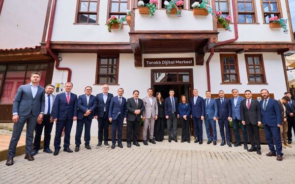 Yarının Köyleri Projesi Kapsamındaki Taraklı Dijital Merkezi’nin İlk 6 Aylık Faaliyetleri Paylaşıldı