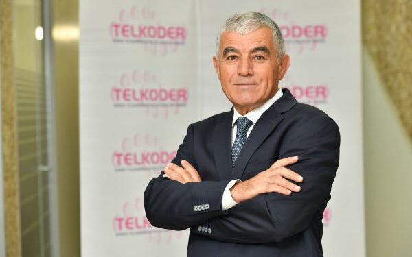 Elektronik Haberleşme Sektörü Büyümeye Devam Ediyor, Ancak Rekabet ve Stratejik Altyapıda Sorunlar Derinleşiyor