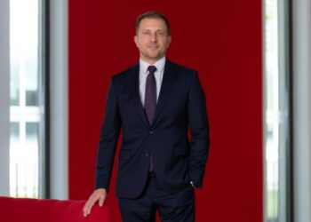 Akbank’tan Büyük Dil Modeli Atılımı: İşlem Hacminde %75 Artış, Süreç Otomasyonunda %80’i Aşan Başarı Oranı