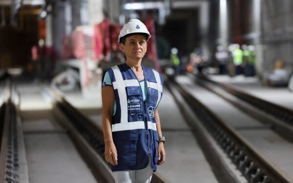İBB Hem Metro Hatları Hem Metro Araçları Yapıyor