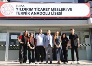 Bursalı Öğrenciler Fransa’da Nefreti Sorguladı, Hoşgörüyü Sahiplendi