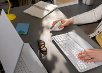 Logitech’ten Ergonomik Dikey Mouse Modelleri
