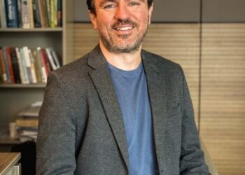 “Paylaşmaya Odaklanırken, Yaşamın Kendisini Kaçırıyoruz”