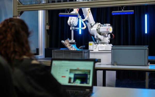 ABB, Robotikte Görsel Yapay Zekâ Kullanımıyla Robotların Kullanımına Hız Kazandırıyor