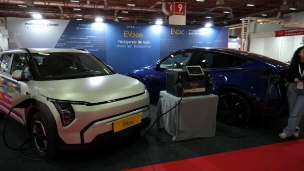 Elektrikli Araçlar Birbirini Şarj Edebilecek
