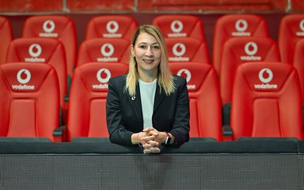 Vodafone Kadın Voleybolunun Yanında Durmaya Devam Ediyor