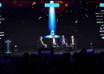 PATEL: “Yapay Zekâ, Günlük Ortalama 110 Dakika Tasarruf Sağlıyor”