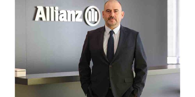 Allianz Ebeveynlerinden Bağımsız Çocuk Sigortalanma Başlattı