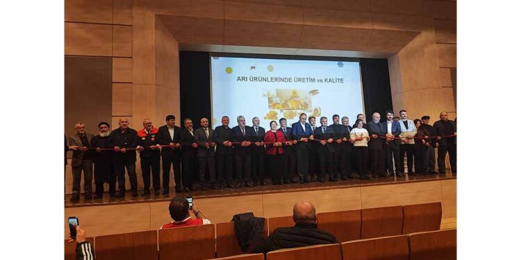 HEPA Türkiye Desteğiyle Geliştirilen Bal Isıtma Ceketi, Türkiye Arıcılık Fuarı’nda Sergilendi