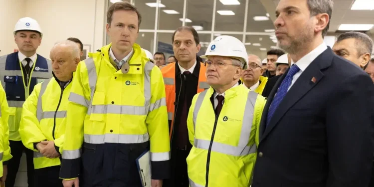 Rosatom’dan Alexey Likhachev ile Bakan Alparslan Bayraktar, Akkuyu NGS Sahasında Toplantı Yapıldı