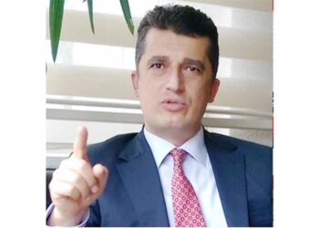 Eğitimde Kast Sistemi Başladı: Fakirin Çocuğu ‘Zombi’, Zenginin Çocuğu ‘Efendi’ Yetiştiriliyor