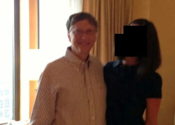 Bill Gates, “Rus Seks Bombaları” için Epstein ile Geçirdiği Zamandan Pişmanlık Duyduğunu Söyledi