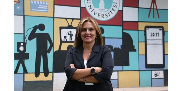Dijital Dünyada da İnsan Kalmayı Öğrenmemiz Gerekiyor