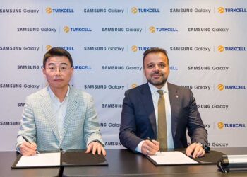 Turkcell ve Vodafone’dan Samsung ile 5G Cihaz Hamlesi