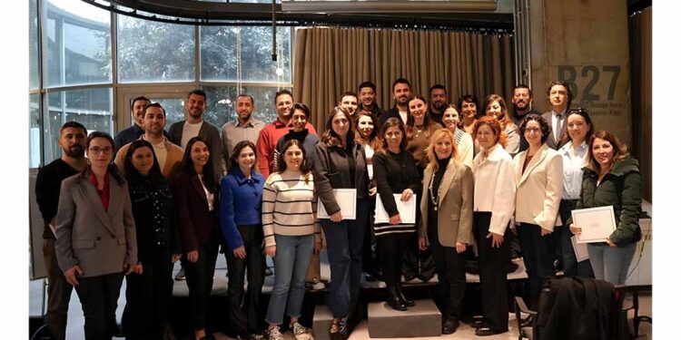 Türkiye’nin “Yeşil Yaka” Profesyonelleri SustainHub Academy’den Mezun Oldu