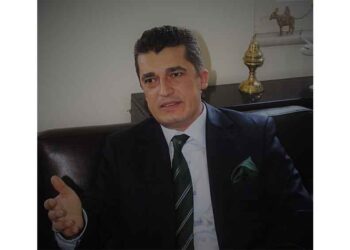 “Gençler, Yurtdışına Kaçıp Gitmeyin; Mirasınıza Sahip Çıkın, Onu Yüceltin”