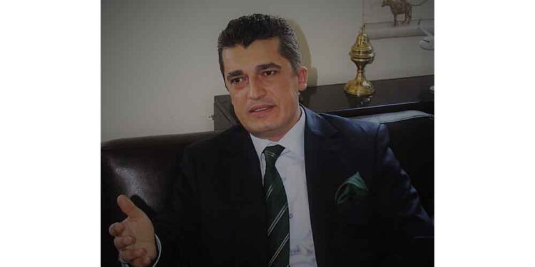 “Gençler, Yurtdışına Kaçıp Gitmeyin; Mirasınıza Sahip Çıkın, Onu Yüceltin”