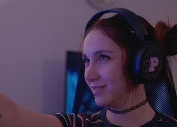 Merakla Beklenen FMV Oyunu Hacked: The Streamer Oyuncularla Buluştu