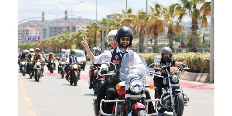 Centilmen Sürücüler İstanbul Ve İzmir Sokaklarında
