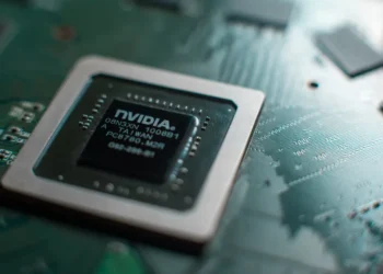 Nvidia’nın Yapay Zeka Makinesi Hızlanmaya Devam Ediyor: Veri Merkezi Satışları Patlarken Gelir %85 Arttı