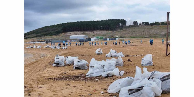 Plaj Ve Kıyı Şeridinden 6 Ayda Yaklaşık 5 Bin 291 Ton Atık Temizlendi