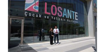 TCL Electronics Türkiye Genel Müdürü Ve LÖSEV Kurucu Başkanı Çocuklar İçin Bir Araya Geldi